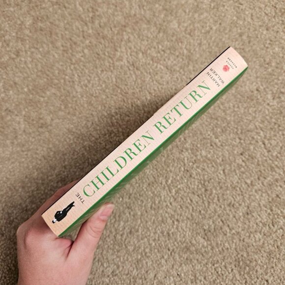 4/$20 Book 7 of 17: Bruno - The Children Return by Martin Walker - Paperback - Picture 4 of 5